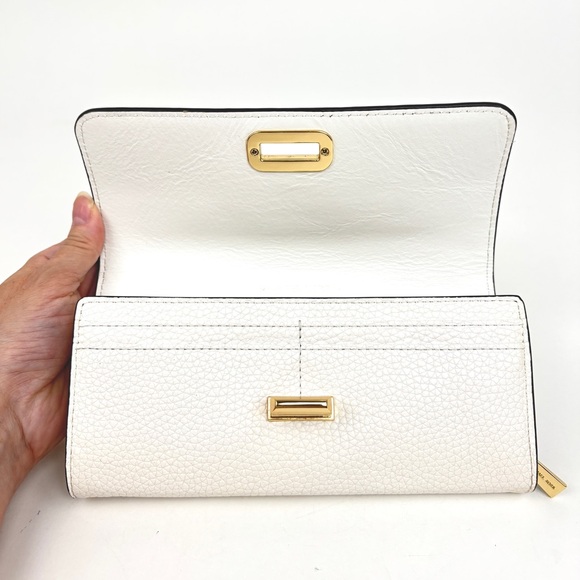 Michael Kors Sullivan White Pebble Leather Turnlock Carry All Wallet NWOT - Picture 7 of 15